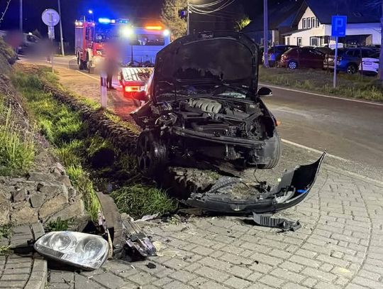 Przytkowice, na sygnale, wypadek drogowy, Energy2000, wypadek przy Energy2000, samochód uderzył w betonowy przepust