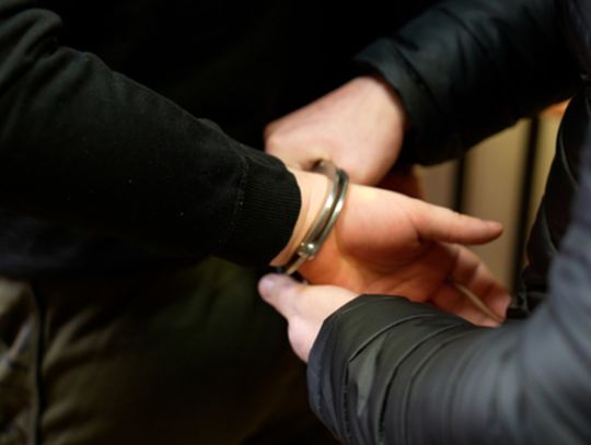 seryjny włamywacz, powiat krakowski, policjanci ze Skały, gmina Sułoszowa, nowe domy, kradzież z włamaniem, włamywacz