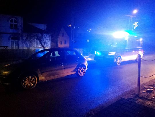 Maków Podhalański, powiat suski, pijany kierowca uderzył w karetkę pogotowia, karetka pogotowia ratunkowego, ratownicy medyczni, ucieczka nietrzeźwego kierowcy, mężczyzna miał prawie trzy promile alkoholu