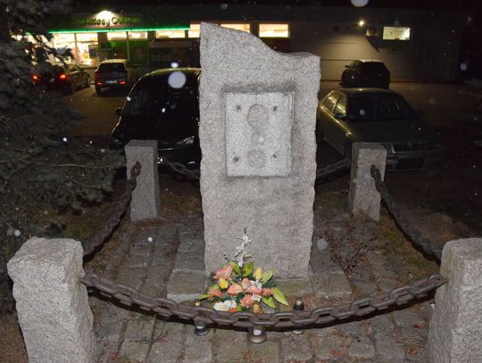 Rajsko, powiat oświęcimski, na sygnale, wandale, kradzież tablicy, wandalizm