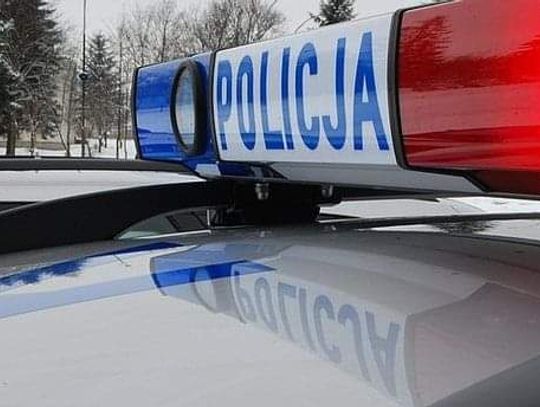 Na zdjęciu radiowóz polskiej Policji i sygnały świetlne