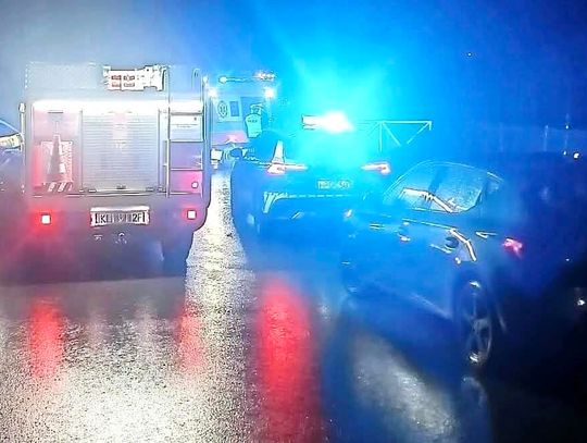 Śmiertelny wypadek w Starej Wsi. Samochód uderzył w drzewo