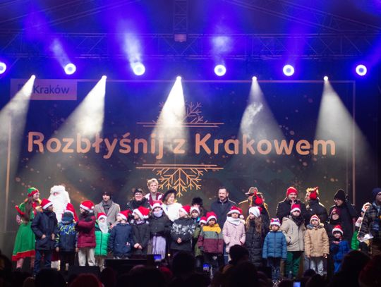 Mikołajki, krakowski rynek, choinka na rynku w Krakowie, Kraków, rozświetlona choinka, ekologiczna choinka, Aleksander Miszalski