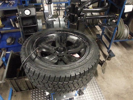 Średnia temperatura spadła poniżej 7°C. To ostatni dzwonek na zimowe opony