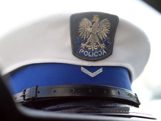 Stracili prawo jazdy w powiecie wadowickim: Dwóch kierowców pędziło ponad 100 km/h! Czapka policyjna.