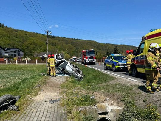 Tarnów, wypadek drogowy, zasłabnięcie za kierownicą, na sygnale, Wojnicz, Sukmania, akcja ratunkowa