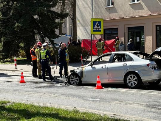 Nowa Huta, pościg w nowej hucie, samochód w płomieniach, zniszczone samochody, rajd przez nową hutę, Kraków, rozbite samochody