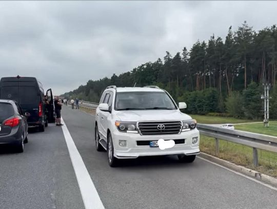 Jazda pod prąd, autostrada a4, jazda pod prąd na autostradzie, na sygnale, policja, wykroczenie drogowe, Bielcza, powiat brzeski, Tarnów