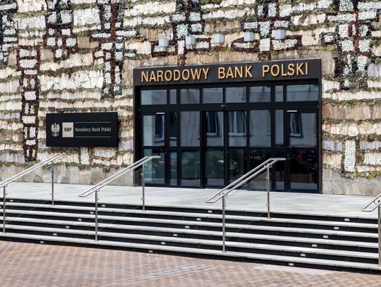 Wejście do Centrali Narodowego Banku Polskiego