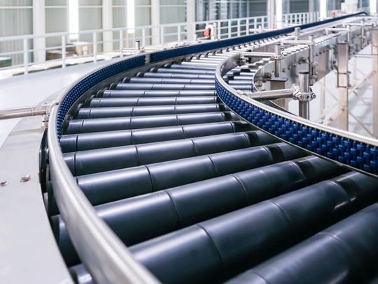 Taśmy transportujące w przemyśle spożywczym – bezpieczeństwo, higiena i nowoczesne materiały