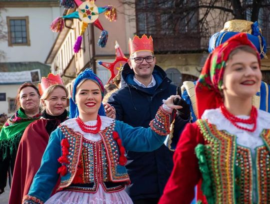 Tłumy na corocznym Orszaku Trzech Króli w Myślenicach (ZDJĘCIA)