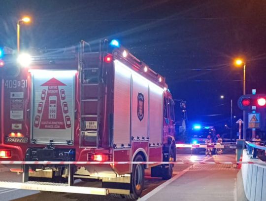 Tragedia na torach w Rzezawie. Osoba śmiertelnie potrącona przez pociąg [FOTO]