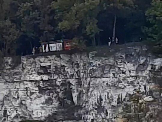 Zakrzówek, tragedia na Zakrzówku, kobieta spadła z klifu, zwłoki kobiety wydobyte z wody, śmierć kobiety, śmierdzi młodej kobiety w Krakowie