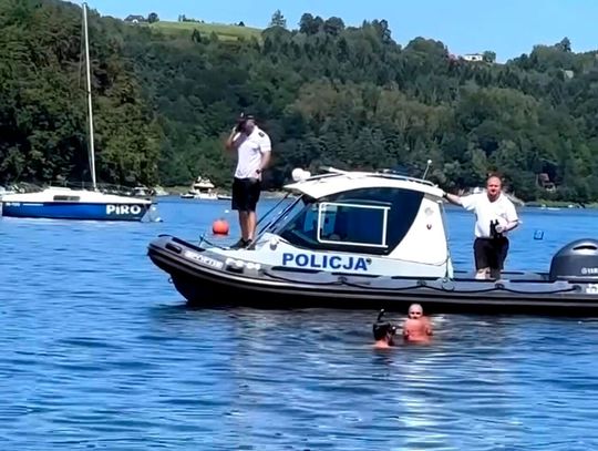 Tragedia nad Jeziorem Rożnowskim. Kobieta utonęła po upadku ze skutera