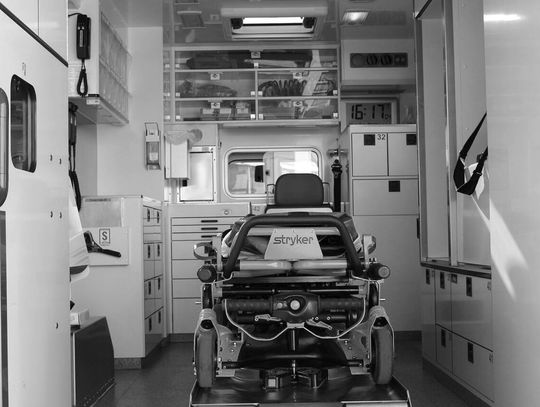 Zawoja, pogotowie ratunkowe, na sygnale, tragiczny wypadek, śmierć w Zawoi, wypadek na budowie, upadek z rusztowania