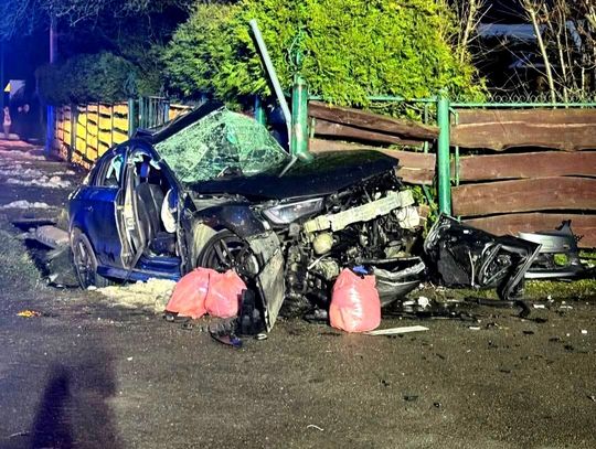 Siepraw, tragiczny wypadek w sieprawiu, tragedia w powiecie myślenickim, nie żyje 21-letni mężczyzna, akcja ratunkowa w powiecie myślenickim śmigłowiec LPR