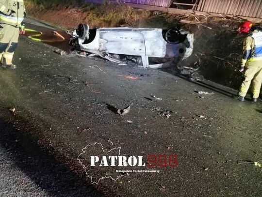 wypadek Narama, pożar samochodu Narama, zwłoki w samochodzie Narama, tragiczny wypadek pod Krakowem, wiadomości Kraków