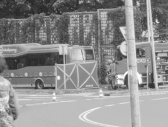 Dramat w Chrzanowie, pięcioletnie dziecko walczy o życie, Chrzanów, potrącenie dziecka przez autobus, powiat Chrzanowski, walka o życie, reanimacja, LPR, śmierć chłopca, walka o życie, przegrana walka o życie