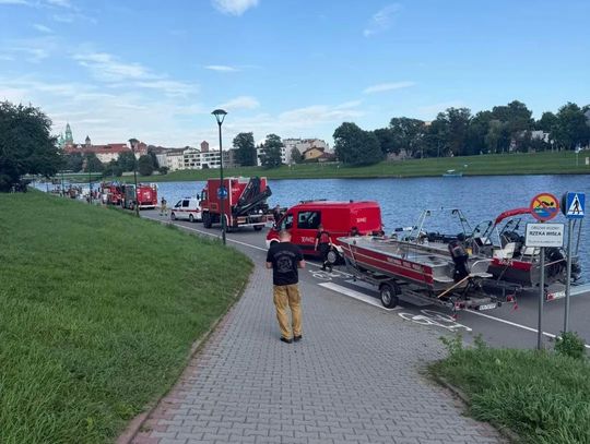 tragedia na Wiśle, utonięcie w Krakowie, skok do Wisły, WOPR Kraków, ratownictwo wodne