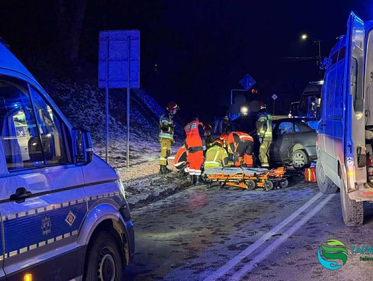 Powiat tarnowski, Tarnów, Tuchów, Poręba Radlna, śmiertelny wypadek, noworoczna tragedia, kierowca Audi spowodował wypadek