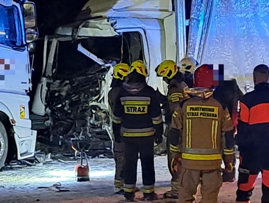 Tragiczny wypadek na "siódemce" w Jabłonce. Dwa tiry zderzyły się czołowo [FOTO]