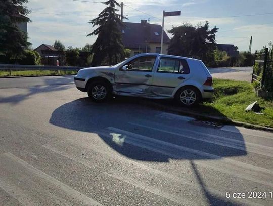 Na zdjęciu jeden z pojazdów biorących udział w kolizji na terenie Cianowic