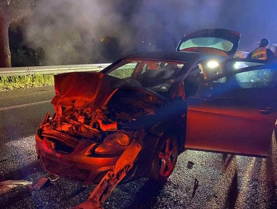 Wieczorne zderzenie trzech samochodów na autostradzie A4