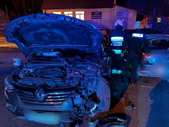 Rączna, powiat krakowski, wypadek drogowy, zderzenie samochodów, na sygnale, kolizja drogowa, poszkodowane osoby