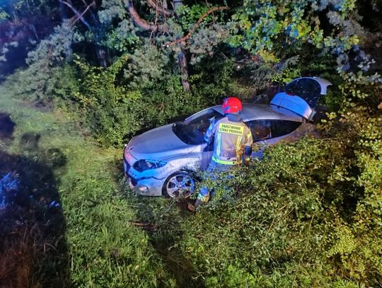 Podchybie, wypadek w powiecie olkuskim, wypadek na drodze wojewódzkiej w miejscowości Podchybie, akcja ratunkowa, policja, straż pożarna