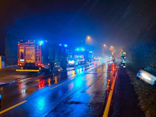 Wieczorny wypadek w Raciborsku. Samochód osobowy wylądował w rowie