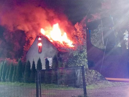 Wieliccy policjanci bohaterami! Uratowali mężczyznę z pożaru