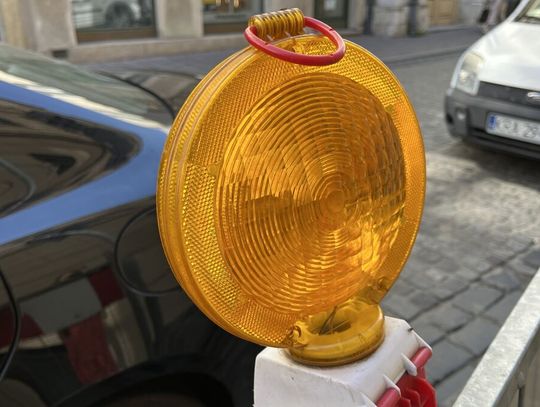remont ul. Małego Księcia, os. Albertyńskie, Kraków, remont drogi, utrudnienia w ruchu Kraków, zakaz parkowania Kraków, ruch wahadłowy, Małego Księcia remont, prace drogowe Kraków, remont nawierzchni, Małego Księcia, koniec dziur, nowe miejsca parkingowe