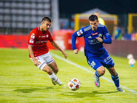 Miedź Legnica, Wisła Kraków, Biała Gwiazda, porażka Wisły Kraków, zwycięstwo Miedzi Legnica, Betclic 1 Liga, piłka nożna, Kraków, Legnica