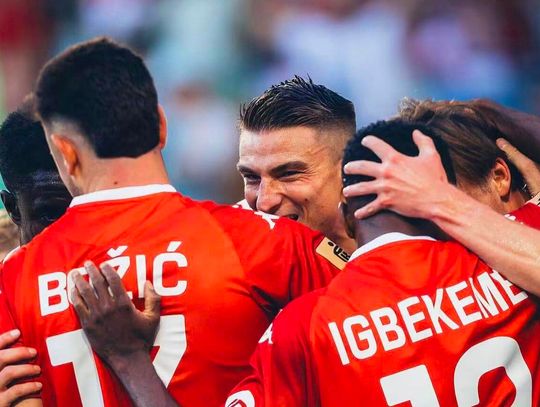 Wisła lepsza od Wieczystej. „Biała Gwiazda” wygrała 2:0 w derbach [BRAMKI]