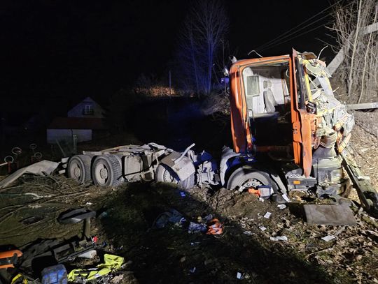 Marcinkowice, wypadek drogowy, wypadek cysterny w marcinkowicach, akcja ratunkowa, straż pożarna, lotnicze pogotowie ratunkowe, śmigłowiec LPR