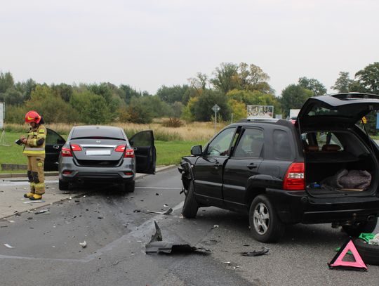 Wypadek drogowy w Babicach. Dwie osoby w szpitalu