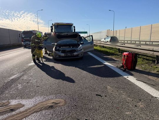 Autostrada a4 MOP Podłęże, a4, autostrada, wypadek na autostradzie, 3 osoby ranne, wypadek drogowy
