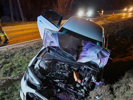 Złotniki, powiat krakowski, na sygnale, wypadek drogowy, zderzenie dwóch samochodów osobowych, wypadek, zablokowana droga