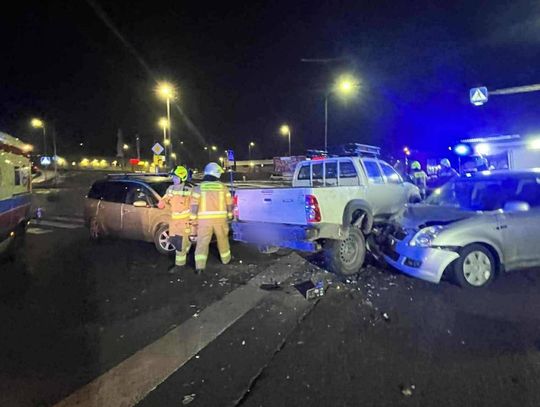 Krzeszowice, wypadek drogowy, zderzenie trzech samochodów, akcja ratunkowa, akcja służb, na sygnale, wypadek dobranoc