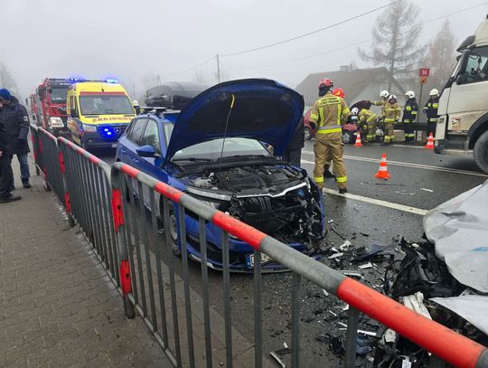 Przeginia, dk94, powiat krakowski, powiat olkuski, na sygnale, zderzenie trzech samochodów, akcja ratunkowa,