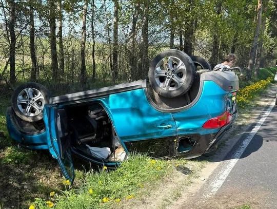 Wypadek na DW957 pod Czarnym Dunajcem. Zderzyły się trzy samochody osobowe [ZDJĘCIA]