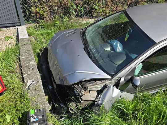 Czernichów, gmina Czernichów, powiat krakowski, na sygnale, połowice, akcja ratunkowa, wypadek samochodu