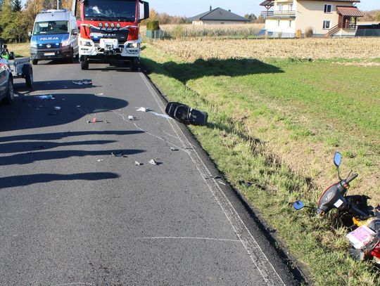 Wypadek w Głębowicach. 81-letni motorowerzysta w szpitalu po zderzeniu z przyczepką [FOTO]