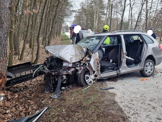Tarnów, powiat tarnowski, Sieradza, w miejscowości Sieradza, poważny wypadek, wypadek drogowy, akcja ratunkowa