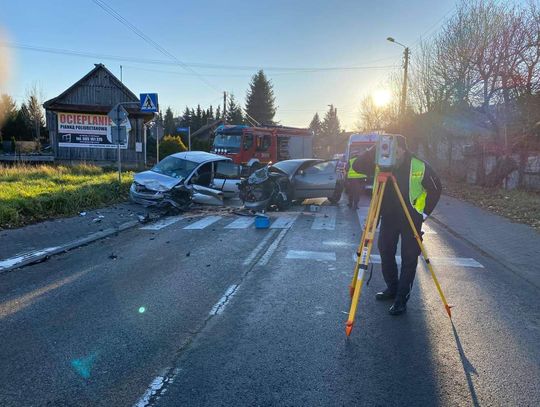 Wypadek w Tarnowie-Klikowej. Dwie osoby poszkodowane [FOTO]