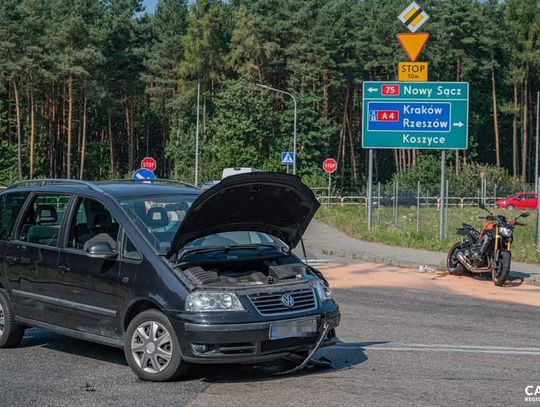 Zderzenie motocykla z samochodem osobowym w Brzesku