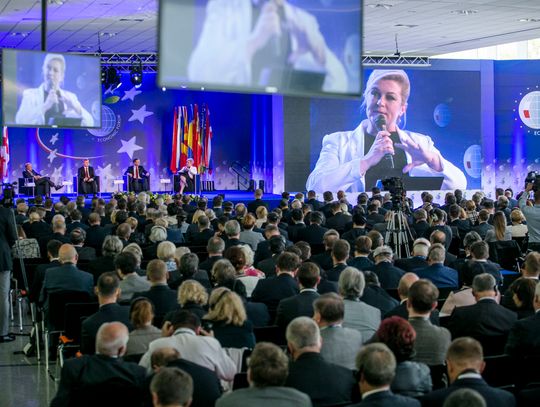 27-XXV Forum Ekonomiczne Sesja Inauguracyjna Jak zbudować silną Europę Strategie dla przyszłości