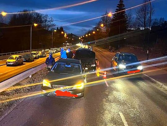 Zakopane. Kolizja trzech samochodów na ulicy Powstańców Śląskich