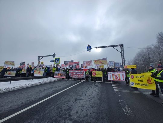 Nie dla wariantu S7, s7,zakopianka, utrudnienia w ruchu, protest na Zakopiance, Głogoczów, nowy wariant zakopianki