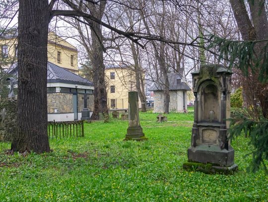 Zapraszamy na wspólne sprzątanie Starego Cmentarza w Nowym Sączu